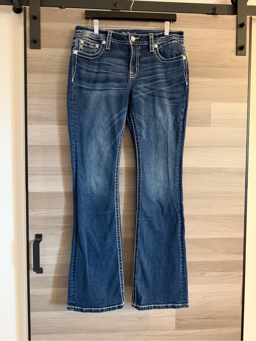 Miss Me Mid-Rise Bootcut Jeans 31x32  M9526BL Embellished Bull Skull Jeans
